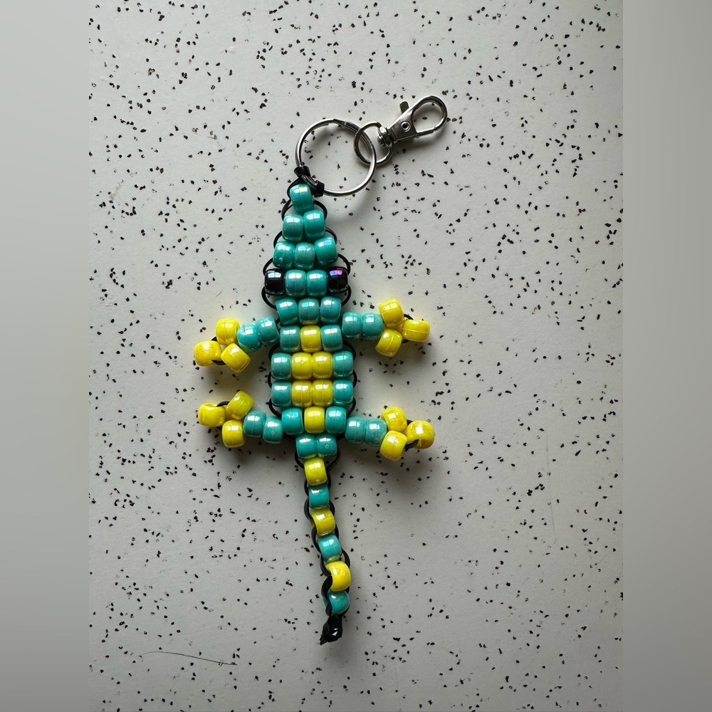90s Pony Bead Lizard Keychain | Retro Beaded Bag Charm